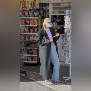 Blue Straight Leg Jeans with Vintage Appeal